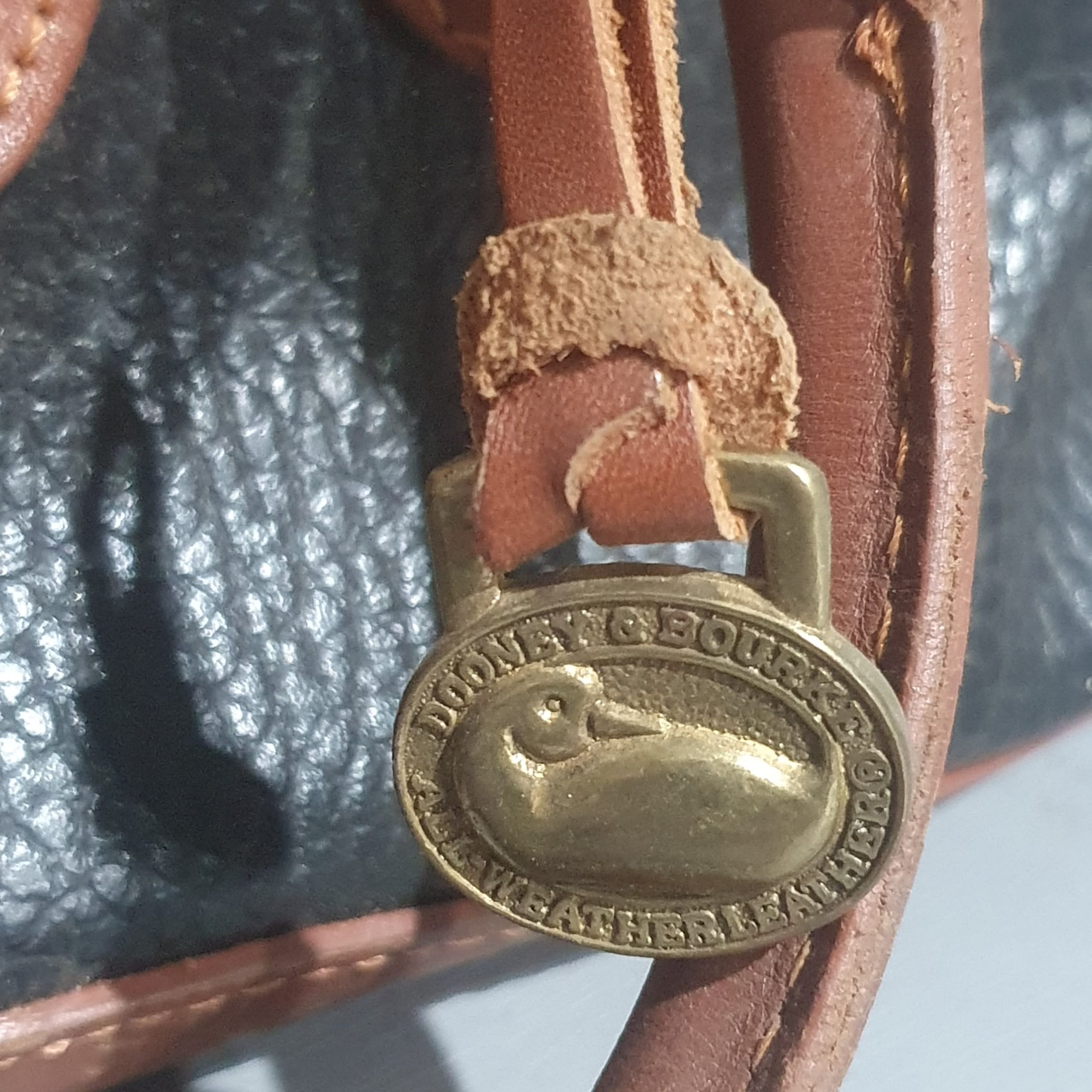 DOONEY AND BOURKE BLACK/TAN VINTAGE ALL WEATHER 2 TONE LEATHER