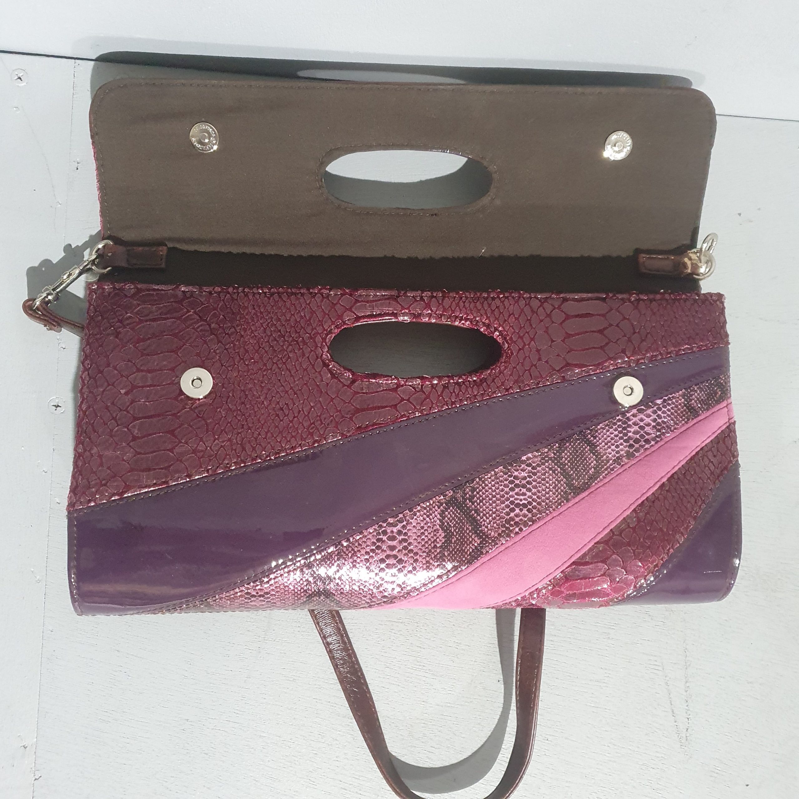 Jane Shilton G-Ruby Ladies Leather Wallet, Women's Fashion, Bags & Wallets,  Wallets & Card Holders on Carousell