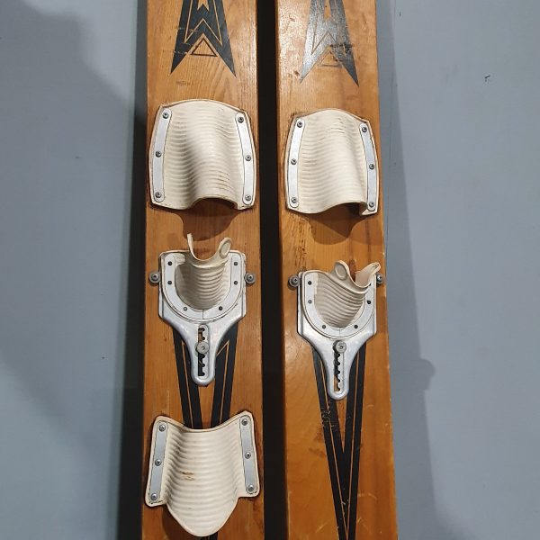 Allan Jervis Water Skis 2108137