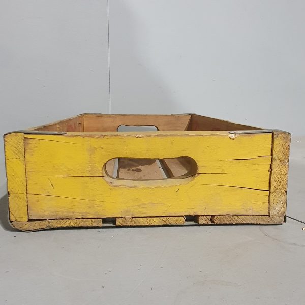 Yellow Coke Crate 2108092F