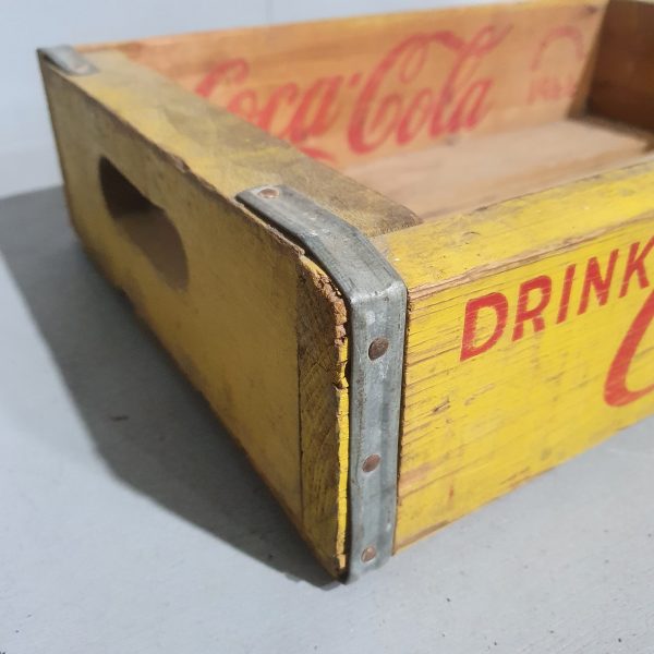 Yellow Coke Crate 2108092F