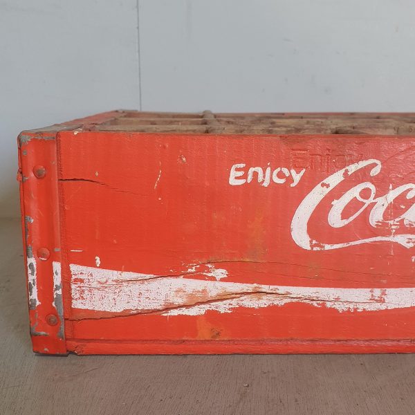 2022433 Coke crate