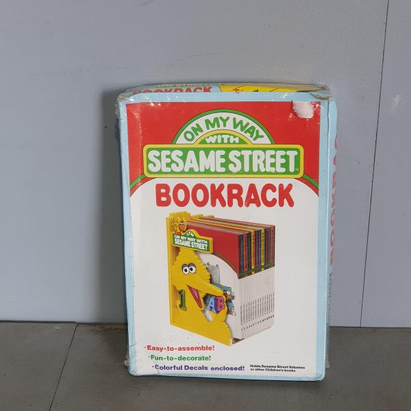 31250 Sesame Street Book Rack