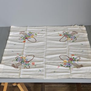 G6529 Flower Tablecloth
