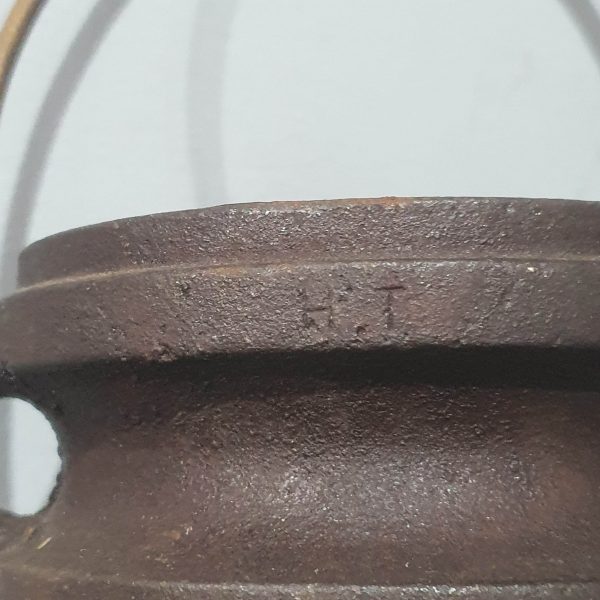 12202 Cast Iron Pot