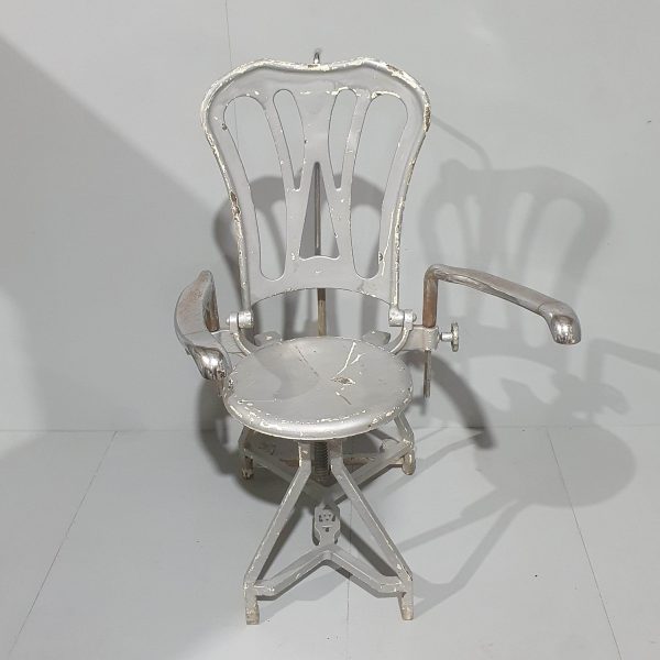 2108084 Metal Dentist Chair