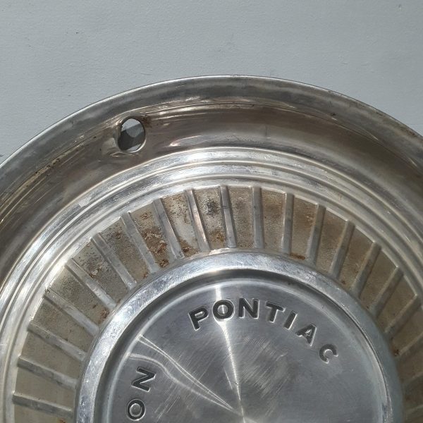 10806 Pontiac Division 4 Hubcaps