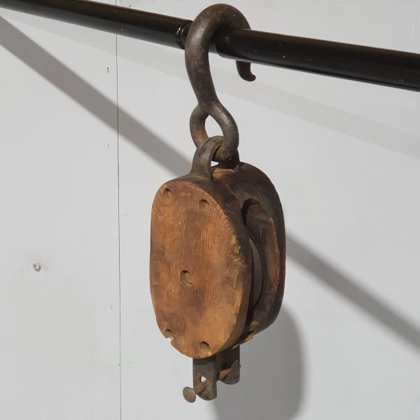 10821 Single Wooden Pulley