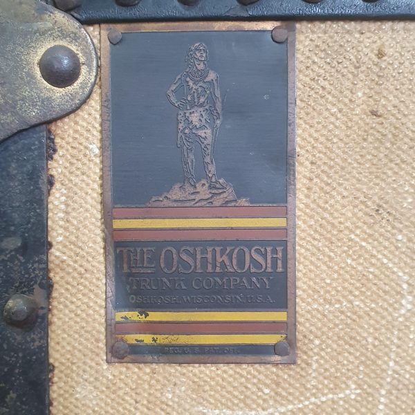 10684 Oshkosh Trunk