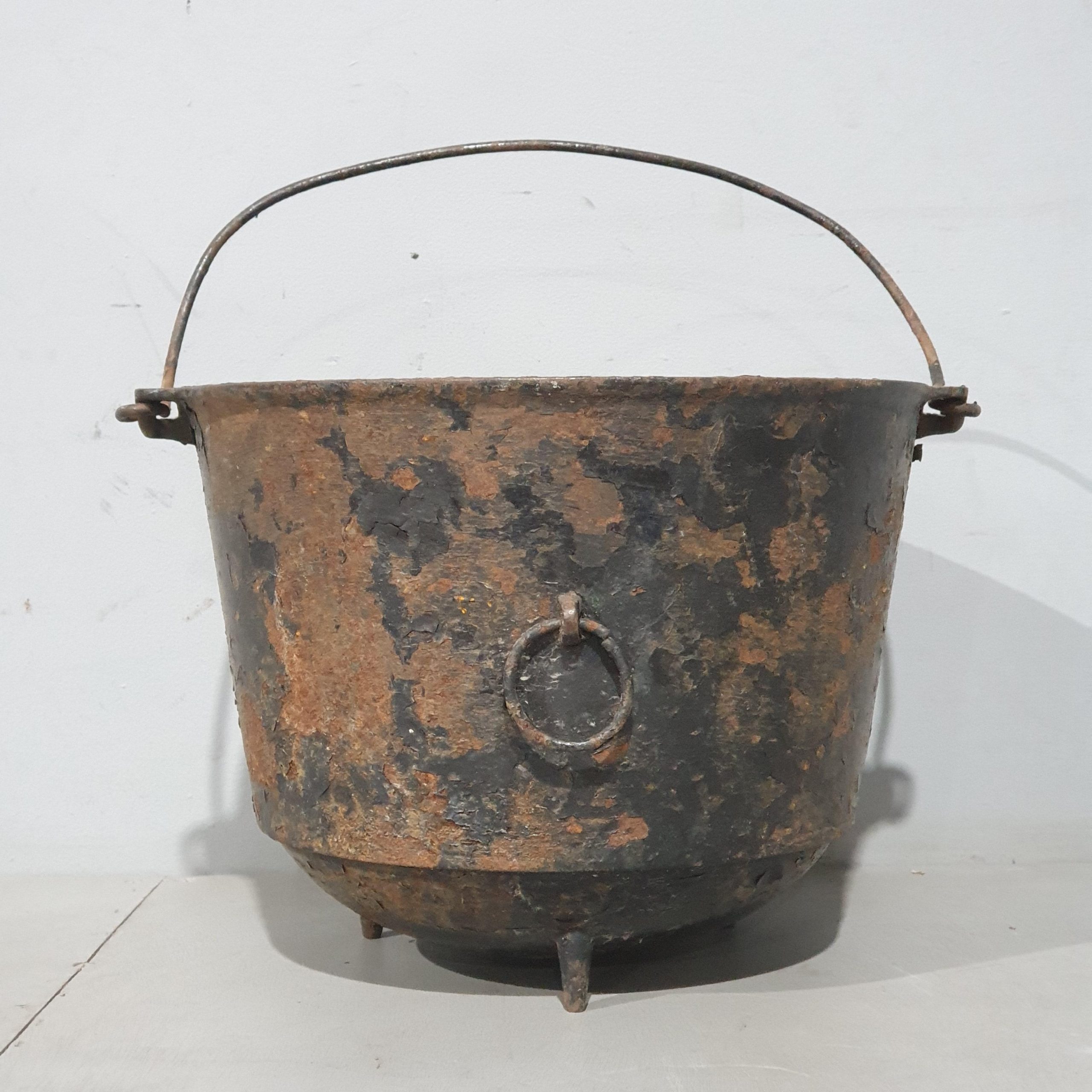 https://www.trampsuk.co.uk/wp-content/uploads/2022/10/10089-Cast-Iron-Bucket-3-scaled.jpg