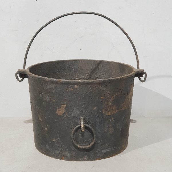 31426 Small Cast Iron Bucket