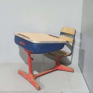 20222035F Red Blue Desk